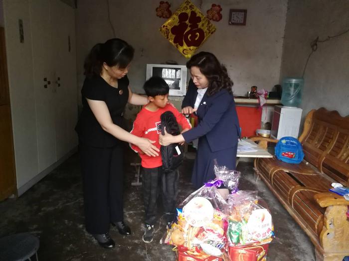 鲁楼村 何晨晨.jpg 鲁楼村 何晨晨.jpg
